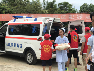 陆丰市爱心企业到甲西镇扶贫